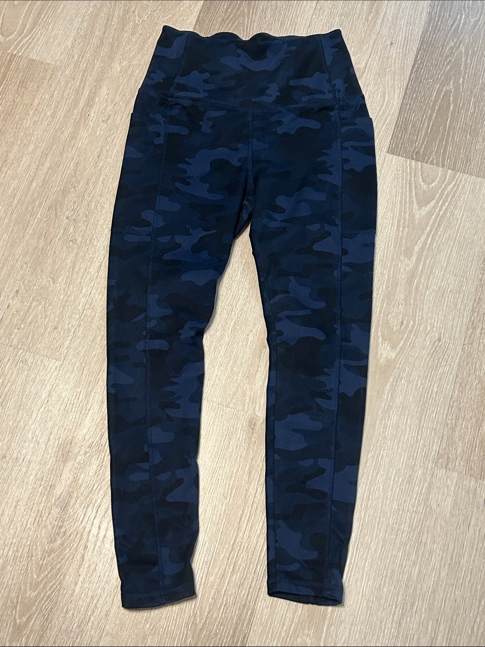 Danskin High-Waist Wide Band Navy Camo 7/8 Leggings Sz Small